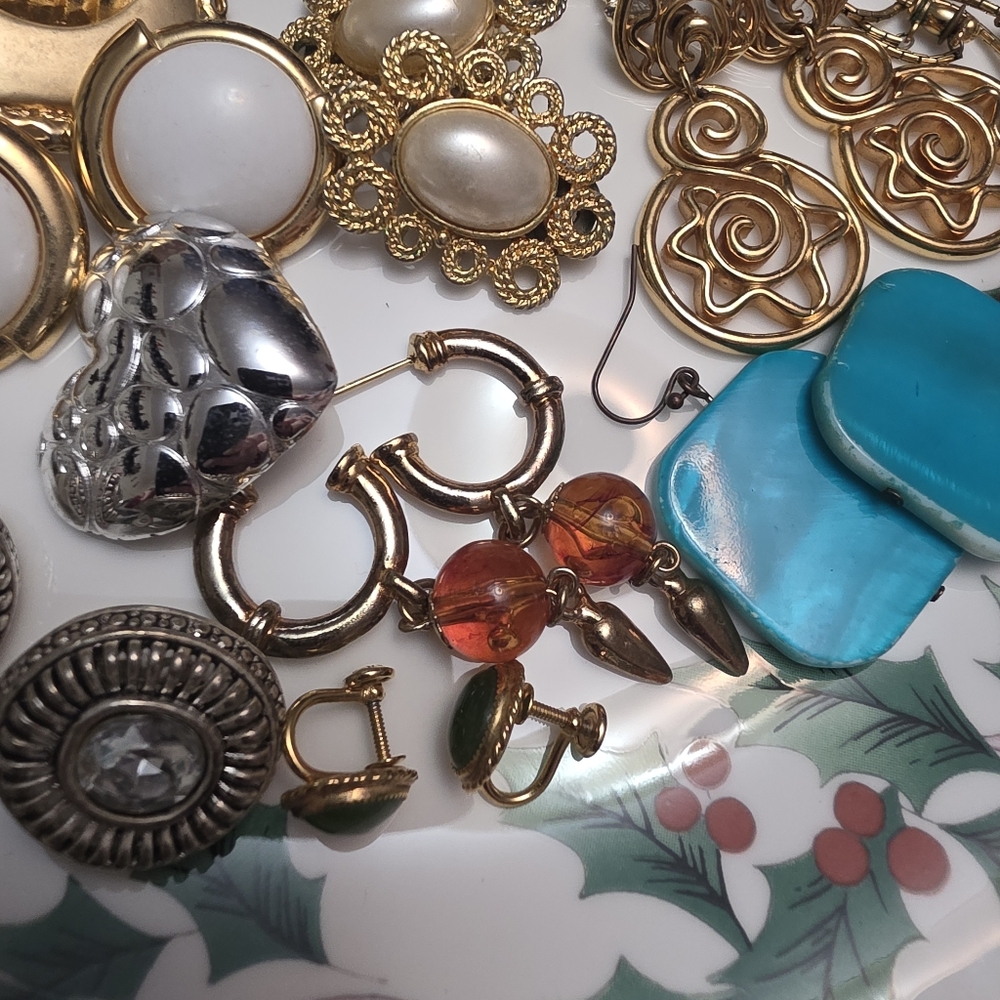 Vintage Earrings Gold And Silver Toned Earring Lot Bundle - Picture 6 of 15